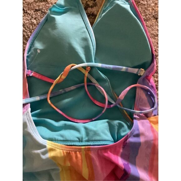 New. Rachel Roy plunge neck pastel swimsuit. Retails $129 - Picture 7 of 7